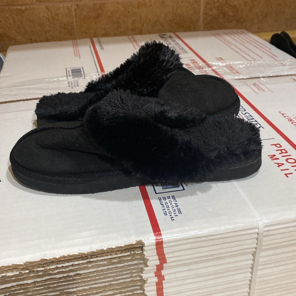 Black slippers size 6 good condition - Picture 4 of 5